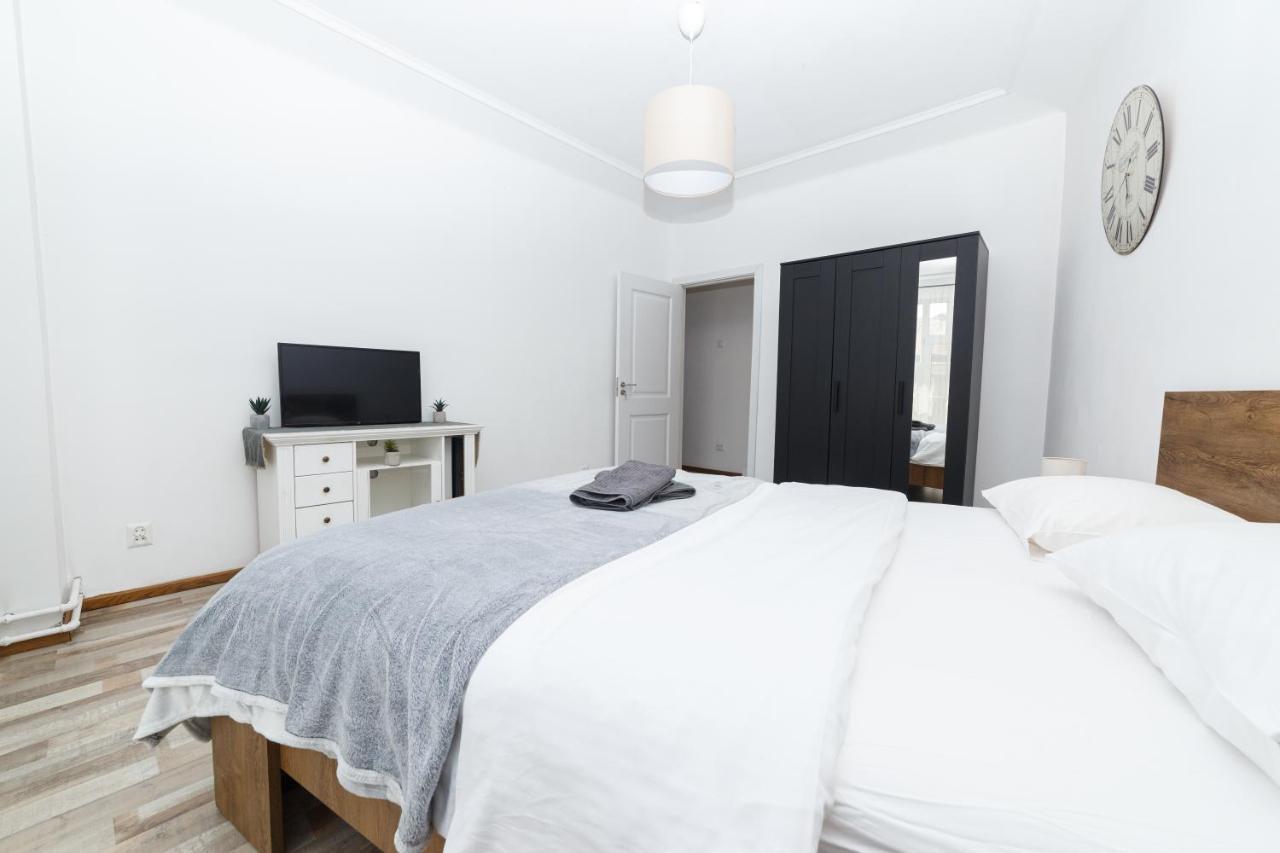 Color Apartments Street Blanari 12 布加勒斯特 外观 照片