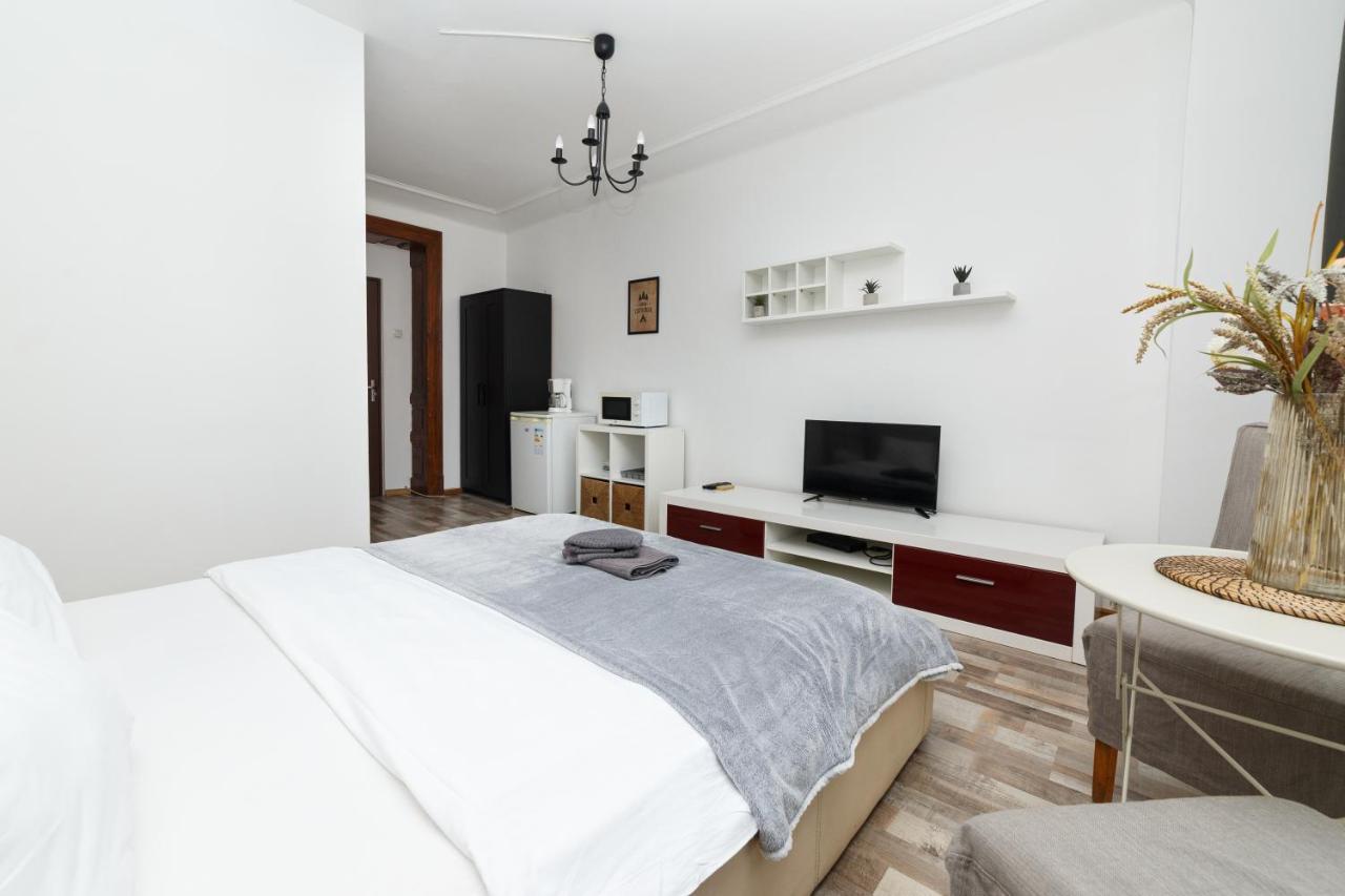Color Apartments Street Blanari 12 布加勒斯特 外观 照片