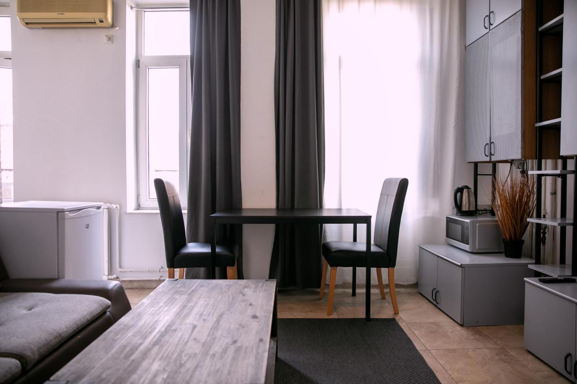 Color Apartments Street Blanari 12 布加勒斯特 外观 照片