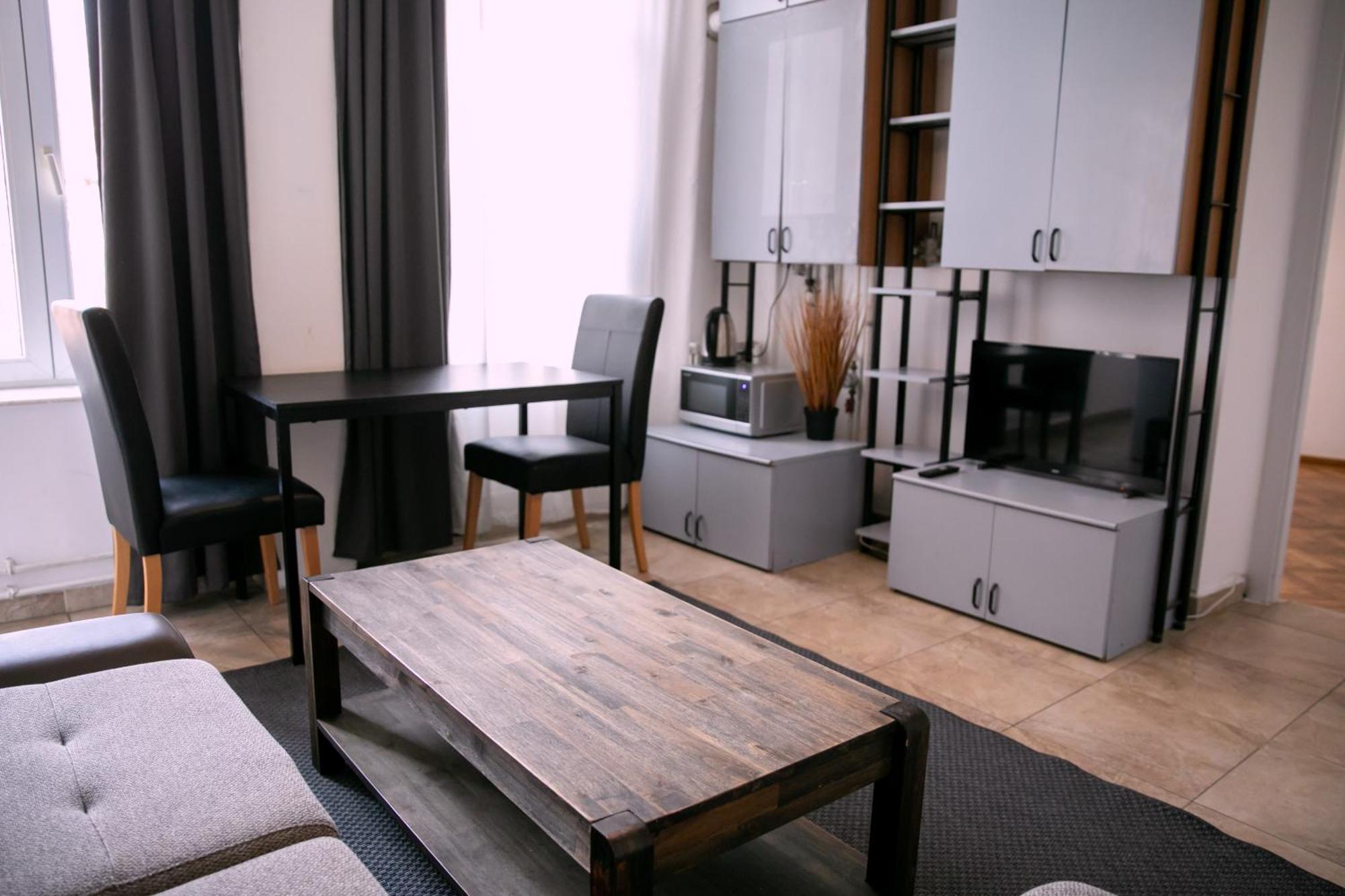 Color Apartments Street Blanari 12 布加勒斯特 外观 照片