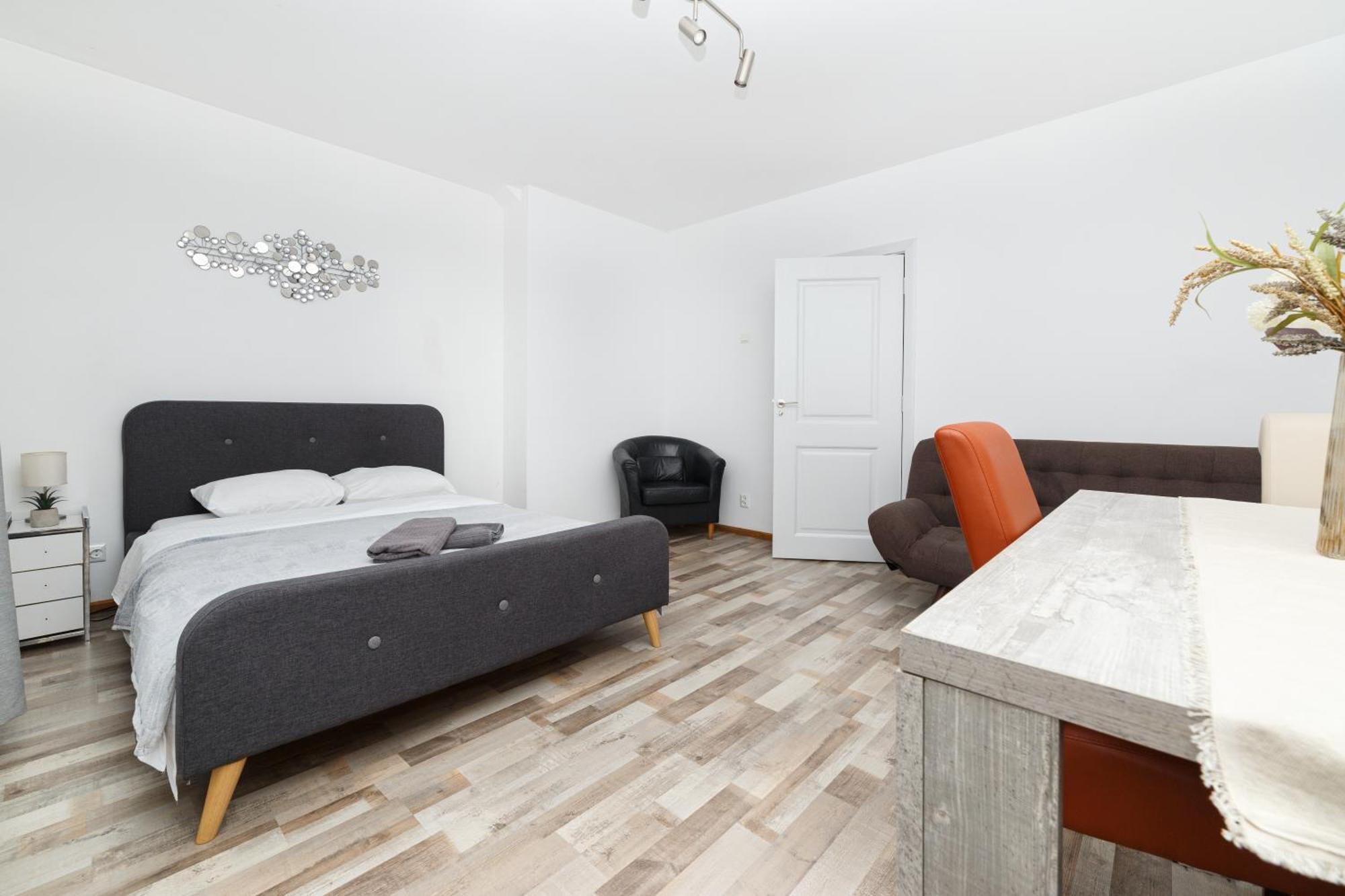 Color Apartments Street Blanari 12 布加勒斯特 外观 照片
