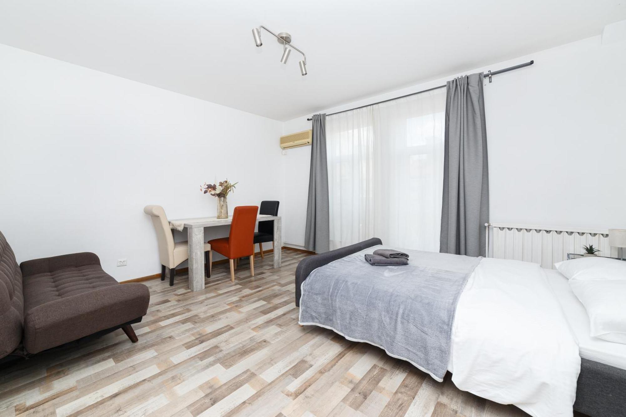 Color Apartments Street Blanari 12 布加勒斯特 外观 照片